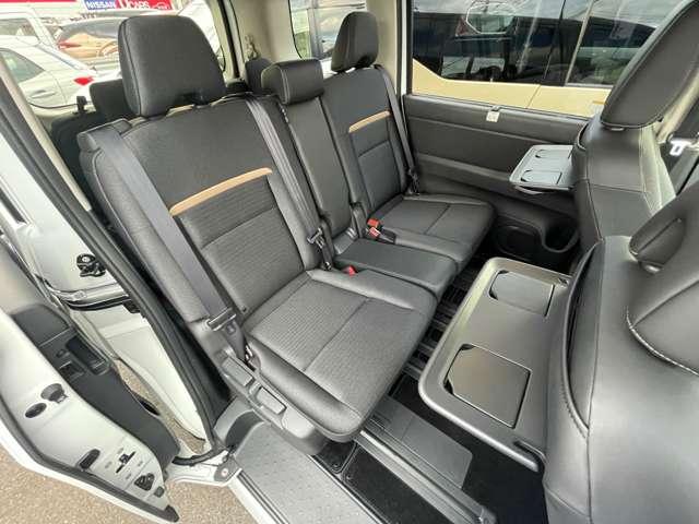 セレナ ２．０　ハイウェイスターＶ　Ｗ電動スライド　レーダークルコン　レーンアシスト　ＬＥＤランプ　ワンオーナー車　盗難防止システム　ＥＴＣ装備　カーテンエアバッグ　アルミホイール　キーフリー　メモリ－ナビ　ナビＴＶ　記録簿　エアコン（18枚目）