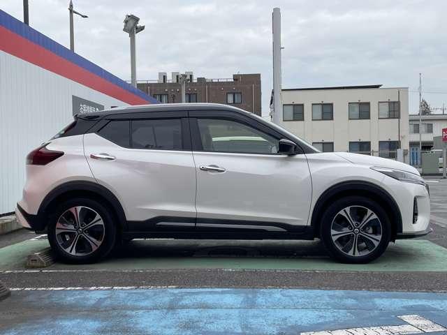 キックス １．２　Ｘ　（ｅ－ＰＯＷＥＲ）　ナビ＆ＴＶ　ワンオ－ナ－車　追従クルコン　スマートキー　ＬＥＤヘッド　レーンアシスト　パワーステアリング　ＥＴＣ　整備記録簿有　メモリーナビ　サイドエアバッグ　アルミ　ＡＡＣ　キーレス　ＡＢＳ（2枚目）