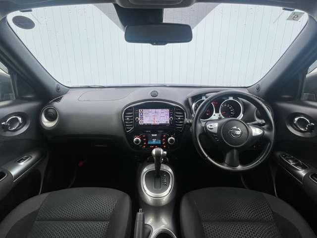 室内もルームクリーニング済みですので、ご自由にご覧頂けます。まずはご来店頂き、運転席に座ってみて下さいね。シートの座り心地も大事なポイントですよ。