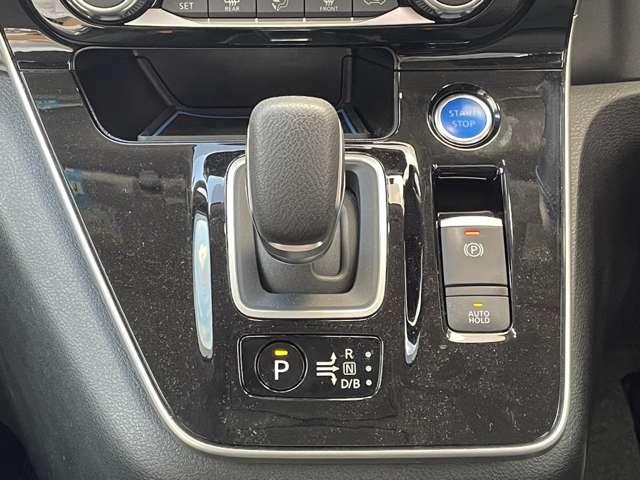 セレナ １．２　ｅ－ＰＯＷＥＲ　ハイウェイスター　Ｖ　アーバンクロム　インテリジェントエマージェンシーブレーキ　全周囲カメラ　アダプティブクルーズ　ＥＴＣ　両側自動ドア　レーンアシスト　ドラレコ　ワンオーナー　インテリキー　バックカメラ　ＡＢＳ　オートエアコン（7枚目）