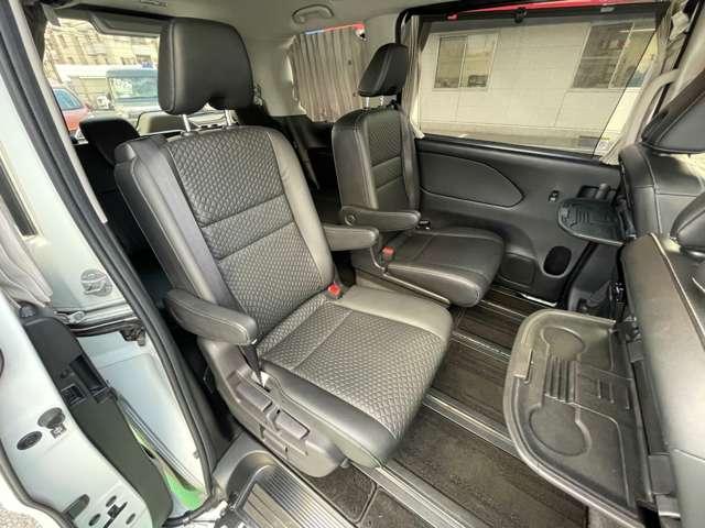 セレナ １．２　ｅ－ＰＯＷＥＲ　ハイウェイスター　Ｖ　アーバンクロム　インテリジェントエマージェンシーブレーキ　全周囲カメラ　アダプティブクルーズ　ＥＴＣ　両側自動ドア　レーンアシスト　ドラレコ　ワンオーナー　インテリキー　バックカメラ　ＡＢＳ　オートエアコン（16枚目）