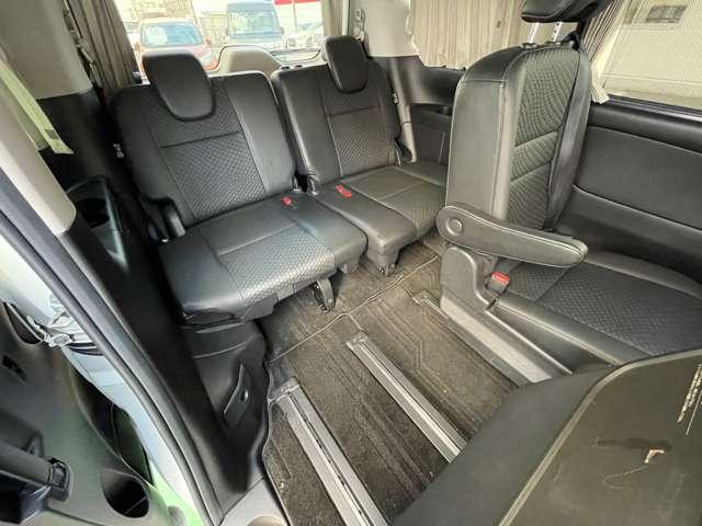 セレナ １．２　ｅ－ＰＯＷＥＲ　ハイウェイスター　Ｖ　アーバンクロム　インテリジェントエマージェンシーブレーキ　全周囲カメラ　アダプティブクルーズ　ＥＴＣ　両側自動ドア　レーンアシスト　ドラレコ　ワンオーナー　インテリキー　バックカメラ　ＡＢＳ　オートエアコン（18枚目）