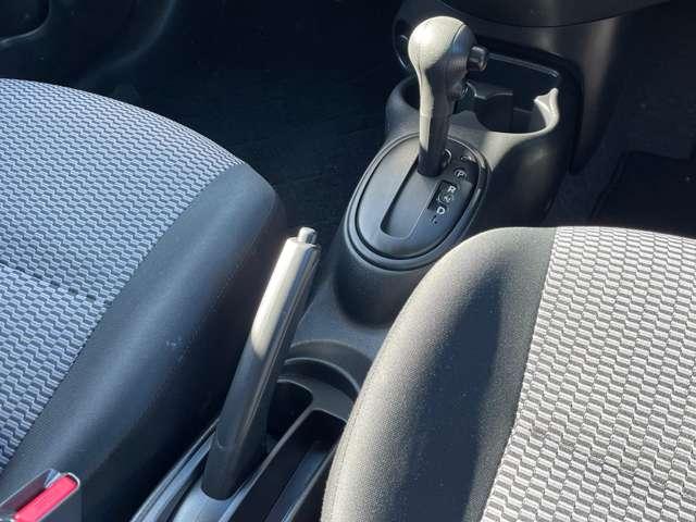 マーチ 1.2 S 1セグTV メンテナンスノート 衝突軽減ブレーキ 運転席助手席エアバック キーレス バックモニター ETC ドラレコ ナビTV パワーウインド メモリーナビゲーション オートエアコン 盗難防止装置(7枚目)