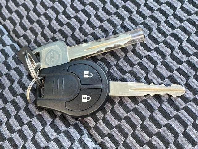 マーチ 1.2 S 1セグTV メンテナンスノート 衝突軽減ブレーキ 運転席助手席エアバック キーレス バックモニター ETC ドラレコ ナビTV パワーウインド メモリーナビゲーション オートエアコン 盗難防止装置(19枚目)