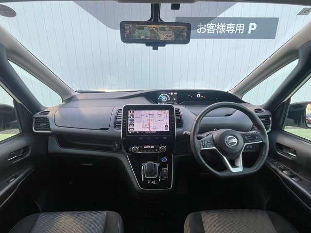 セレナ １．２　ｅ－ＰＯＷＥＲ　ハイウェイスター　Ｖ　純正ナビ　ドラレコ　ＥＴＣ付　３６０°カメラ　エマジェンシーブレーキ　１オナ　スマキー　バックカメラ　レーンアシスト　点検記録簿付　ＥＴＣ　ドラレコ　イモビ　サイドカーテンエアバック　フルオートエアコン　アルミホイール　エアバック（4枚目）