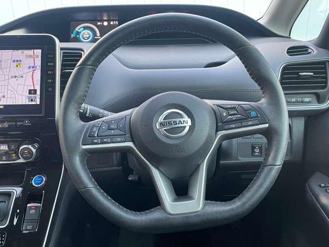 セレナ １．２　ｅ－ＰＯＷＥＲ　ハイウェイスター　Ｖ　純正ナビ　ドラレコ　ＥＴＣ付　３６０°カメラ　エマジェンシーブレーキ　１オナ　スマキー　バックカメラ　レーンアシスト　点検記録簿付　ＥＴＣ　ドラレコ　イモビ　サイドカーテンエアバック　フルオートエアコン　アルミホイール　エアバック（5枚目）