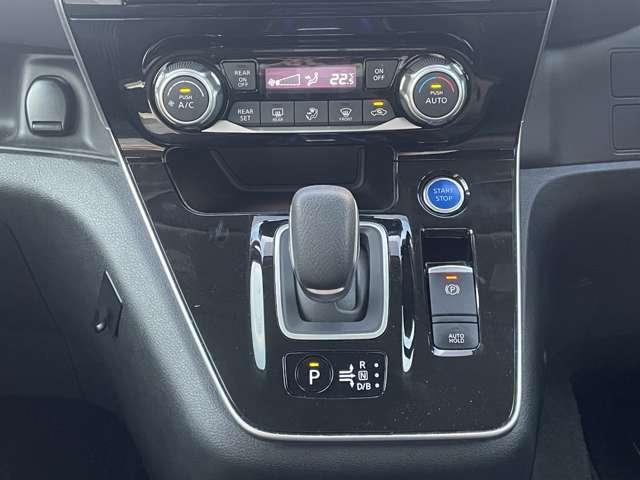 セレナ １．２　ｅ－ＰＯＷＥＲ　ハイウェイスター　Ｖ　純正ナビ　ドラレコ　ＥＴＣ付　３６０°カメラ　エマジェンシーブレーキ　１オナ　スマキー　バックカメラ　レーンアシスト　点検記録簿付　ＥＴＣ　ドラレコ　イモビ　サイドカーテンエアバック　フルオートエアコン　アルミホイール　エアバック（6枚目）