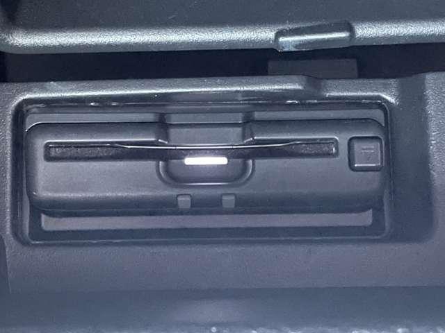 セレナ １．２　ｅ－ＰＯＷＥＲ　ハイウェイスター　Ｖ　純正ナビ　ドラレコ　ＥＴＣ付　３６０°カメラ　エマジェンシーブレーキ　１オナ　スマキー　バックカメラ　レーンアシスト　点検記録簿付　ＥＴＣ　ドラレコ　イモビ　サイドカーテンエアバック　フルオートエアコン　アルミホイール　エアバック（13枚目）