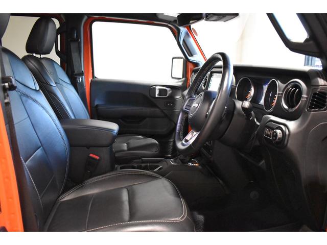 ジープ・ラングラーアンリミテッド サハラ パワートップ(9枚目)