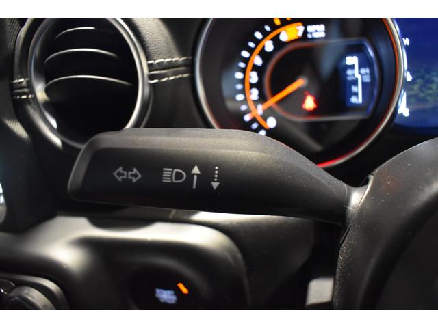 ジープ・ラングラーアンリミテッド サハラ パワートップ(21枚目)