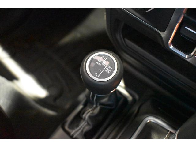 ジープ・ラングラーアンリミテッド サハラ パワートップ(31枚目)