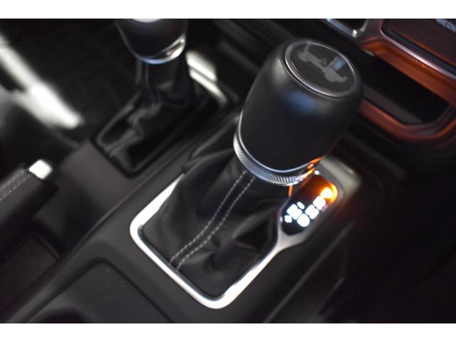 ジープ・ラングラーアンリミテッド サハラ パワートップ(32枚目)