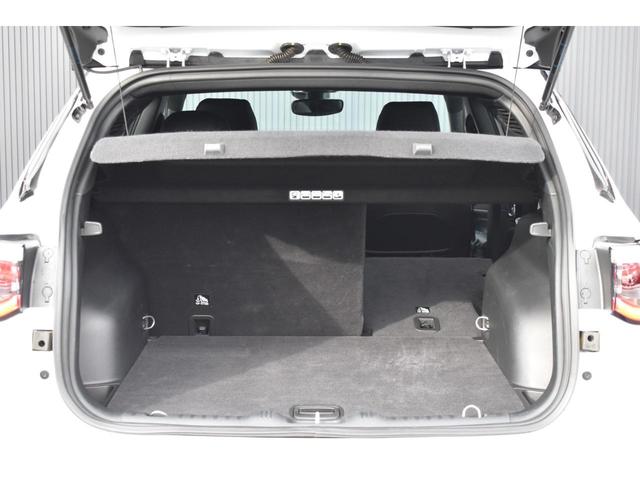 自動車保険について。正規ディーラーだけの特別なブランド保険に加入いただけます。基本補償に加え５つの項目をカバーする「プレミアムプラス」と、長期契約による安定した保険料で、さらなる安心と満足を提供します