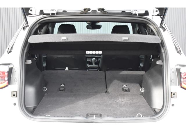 関東最大級の品揃え。新規入荷の未掲載物件も含め、常に２０〜３０台近くのジープ厳選中古車を展示。車種、グレード、年式、色、新車も併せて、現車を目の前に、幅広い選択肢から一度に比較検討いただけます