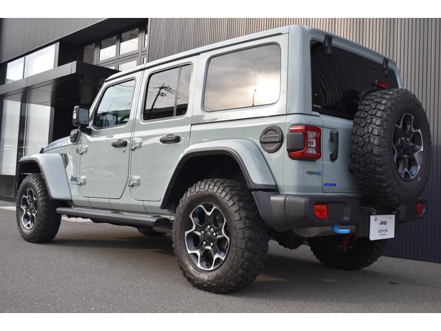 ジープ・ラングラーアンリミテッド４ｘｅ ルビコン４ｘｅ　レザーシート　シートヒーター　ＡｐｐｌｅＣａｒＰｌａｙ　Ｂｌｕｅｔｏｏｔｈ　純正ナビゲーション　フルセグ　ＬＥＤヘッドライト　前面衝突警報　ＡＣＣ　バックカメラ　ワンオーナー　認定中古車保証付（2枚目）