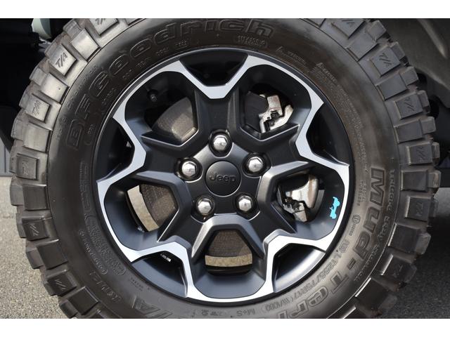 ジープ・ラングラーアンリミテッド４ｘｅ ルビコン４ｘｅ　レザーシート　シートヒーター　ＡｐｐｌｅＣａｒＰｌａｙ　Ｂｌｕｅｔｏｏｔｈ　純正ナビゲーション　フルセグ　ＬＥＤヘッドライト　前面衝突警報　ＡＣＣ　バックカメラ　ワンオーナー　認定中古車保証付（4枚目）