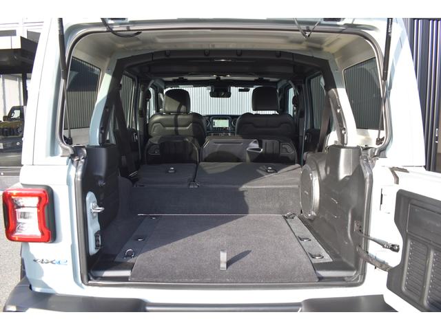 ジープ・ラングラーアンリミテッド４ｘｅ ルビコン４ｘｅ　レザーシート　シートヒーター　ＡｐｐｌｅＣａｒＰｌａｙ　Ｂｌｕｅｔｏｏｔｈ　純正ナビゲーション　フルセグ　ＬＥＤヘッドライト　前面衝突警報　ＡＣＣ　バックカメラ　ワンオーナー　認定中古車保証付（14枚目）