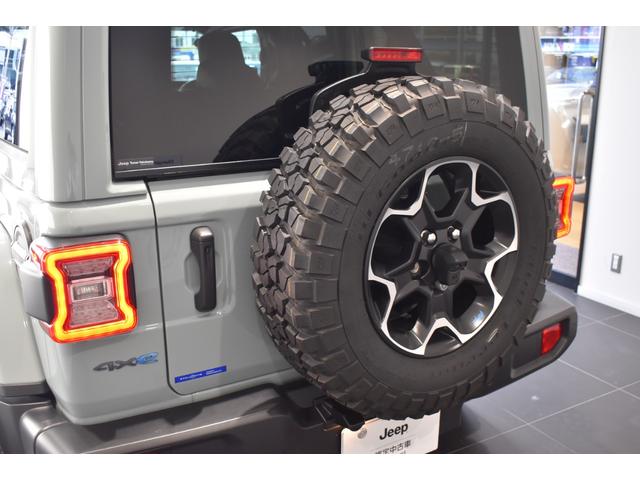 ジープ・ラングラーアンリミテッド４ｘｅ ルビコン４ｘｅ　レザーシート　シートヒーター　ＡｐｐｌｅＣａｒＰｌａｙ　Ｂｌｕｅｔｏｏｔｈ　純正ナビゲーション　フルセグ　ＬＥＤヘッドライト　前面衝突警報　ＡＣＣ　バックカメラ　ワンオーナー　認定中古車保証付（24枚目）