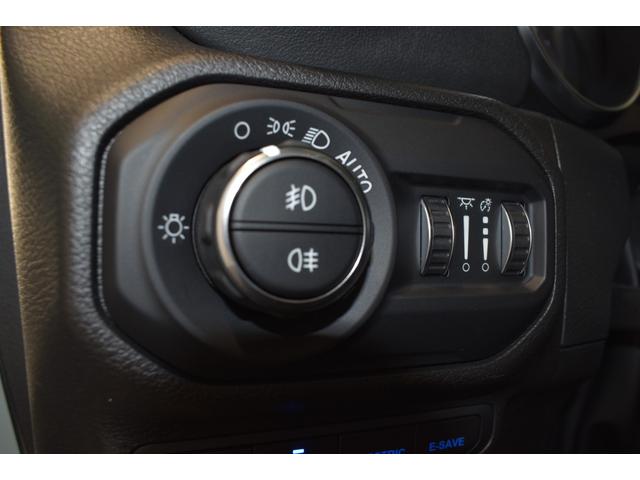 ジープ・ラングラーアンリミテッド４ｘｅ ルビコン４ｘｅ　レザーシート　シートヒーター　ＡｐｐｌｅＣａｒＰｌａｙ　Ｂｌｕｅｔｏｏｔｈ　純正ナビゲーション　フルセグ　ＬＥＤヘッドライト　前面衝突警報　ＡＣＣ　バックカメラ　ワンオーナー　認定中古車保証付（56枚目）