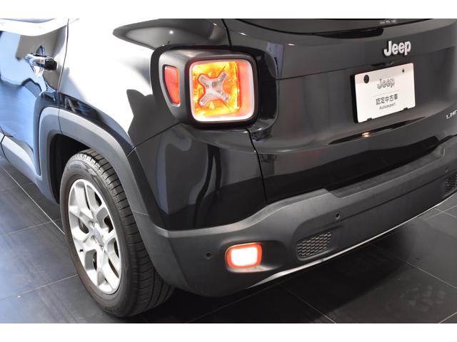 ジープ・レネゲード リミテッド　認定中古車保証　整備付　レザーシート　純正１７インチアルミホイール　シートヒーター　ＤＳＲＣ　ＡＣＣ　純正ナビゲーション　ＡｐｐｌｅＣａｒＰｌａｙ　ＡｎｄｒｏｉｄＡｕｔｏ　キセノンライト　パワーシート（51枚目）