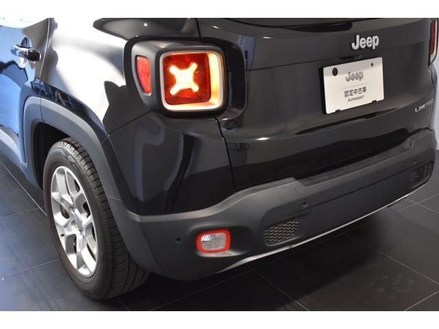 ジープ・レネゲード リミテッド　認定中古車保証　整備付　レザーシート　純正１７インチアルミホイール　シートヒーター　ＤＳＲＣ　ＡＣＣ　純正ナビゲーション　ＡｐｐｌｅＣａｒＰｌａｙ　ＡｎｄｒｏｉｄＡｕｔｏ　キセノンライト　パワーシート（52枚目）