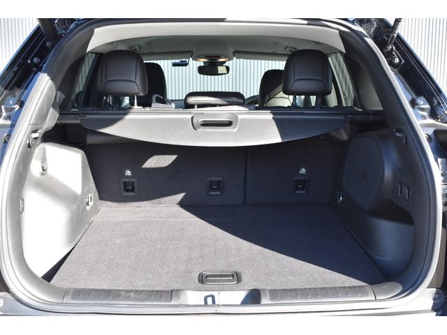 ジープ・チェロキー 　認定中古車保証付　黒革シート　純正メモリーナビ　レーダークルーズコントロール　ルーフレール　衝突軽減ブレーキ　コーナーセンサー　禁煙車　フルセグＴＶ　Ｂｌｕｅｔｏｏｔｈ　パワーシート　バックカメラ（17枚目）