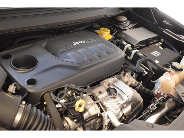 ジープ・チェロキー 　認定中古車保証付　黒革シート　純正メモリーナビ　レーダークルーズコントロール　ルーフレール　衝突軽減ブレーキ　コーナーセンサー　禁煙車　フルセグＴＶ　Ｂｌｕｅｔｏｏｔｈ　パワーシート　バックカメラ（39枚目）