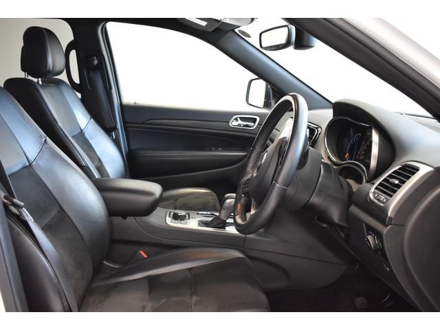 ジープ・グランドチェロキー アルティテュード　ＡｐｐｌｅＣａｒｐｌａｙ　Ａｎｄｒｏｉｄ　Ａｕｔｏ　　純正ナビゲーション　フルセグ　ハーフレザーシート　シートヒーター　クルーズコントロール　バックカメラ　前面衝突警報　認定中古車保証付（5枚目）