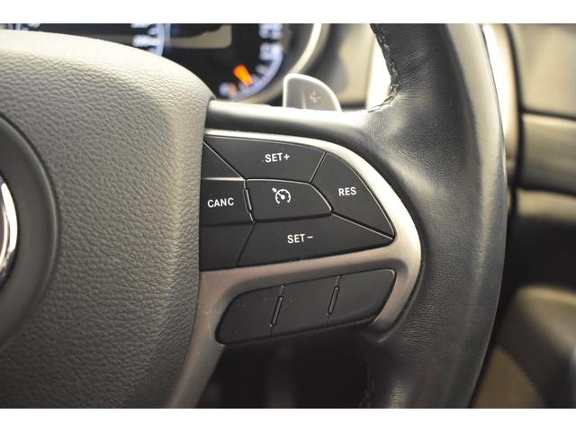ジープ・グランドチェロキー アルティテュード　ＡｐｐｌｅＣａｒｐｌａｙ　Ａｎｄｒｏｉｄ　Ａｕｔｏ　　純正ナビゲーション　フルセグ　ハーフレザーシート　シートヒーター　クルーズコントロール　バックカメラ　前面衝突警報　認定中古車保証付（14枚目）