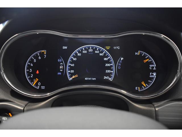 ジープ・グランドチェロキー アルティテュード　ＡｐｐｌｅＣａｒｐｌａｙ　Ａｎｄｒｏｉｄ　Ａｕｔｏ　　純正ナビゲーション　フルセグ　ハーフレザーシート　シートヒーター　クルーズコントロール　バックカメラ　前面衝突警報　認定中古車保証付（17枚目）
