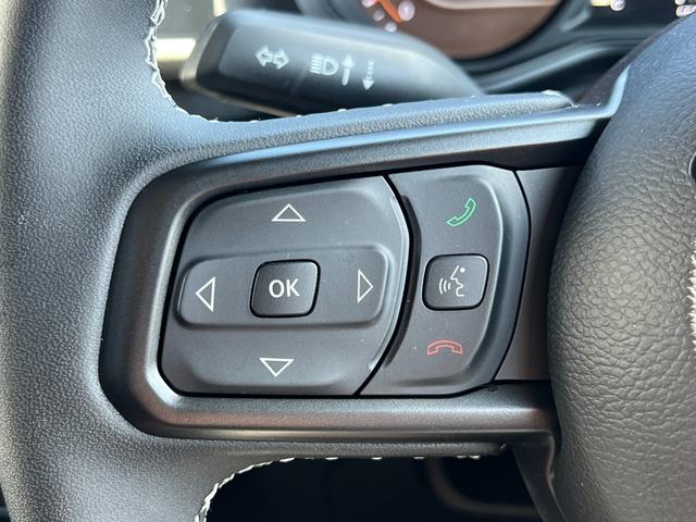 ジープ・ラングラーアンリミテッド ルビコン　ＡｐｐｌｅＣａｒＰｌａｙ　Ｂｌｕｅｔｏｏｔｈ　レザーシート　シートヒーター　ステアリングヒーター　フルセグ　ＬＥＤヘッドライト　　アダプティブクルーズコントロール　バックカメラ　認定中古車保証付（20枚目）