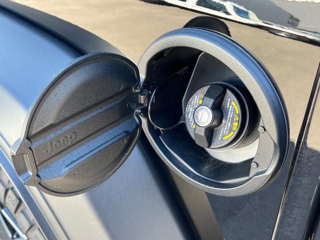 ジープ・ラングラーアンリミテッド ルビコン　ＡｐｐｌｅＣａｒＰｌａｙ　Ｂｌｕｅｔｏｏｔｈ　レザーシート　シートヒーター　ステアリングヒーター　フルセグ　ＬＥＤヘッドライト　　アダプティブクルーズコントロール　バックカメラ　認定中古車保証付（35枚目）