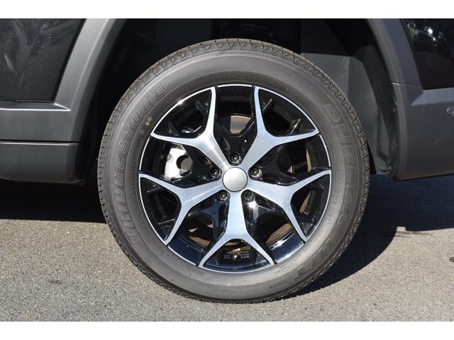 ジープ・コマンダー リミテッド　リミテッド　ディーゼルターボ　４ＷＤ　認定中古車保証　ＬＥＤヘッドライト　全周囲カメラ　レザーシート　シートヒーター　ステアリングヒーター　電動リアゲート　純正ナビ　スマートキー　障害物センサー（6枚目）