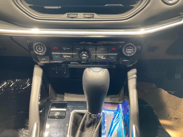 ジープ・コマンダー リミテッド　リミテッド　ディーゼルターボ　４ＷＤ　認定中古車保証　ＬＥＤヘッドライト　全周囲カメラ　レザーシート　シートヒーター　ステアリングヒーター　電動リアゲート　純正ナビ　スマートキー　障害物センサー（26枚目）
