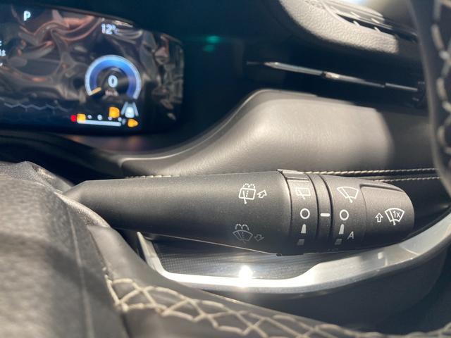 ジープ・コマンダー リミテッド　リミテッド　ディーゼルターボ　４ＷＤ　認定中古車保証　ＬＥＤヘッドライト　全周囲カメラ　レザーシート　シートヒーター　ステアリングヒーター　電動リアゲート　純正ナビ　スマートキー　障害物センサー（27枚目）