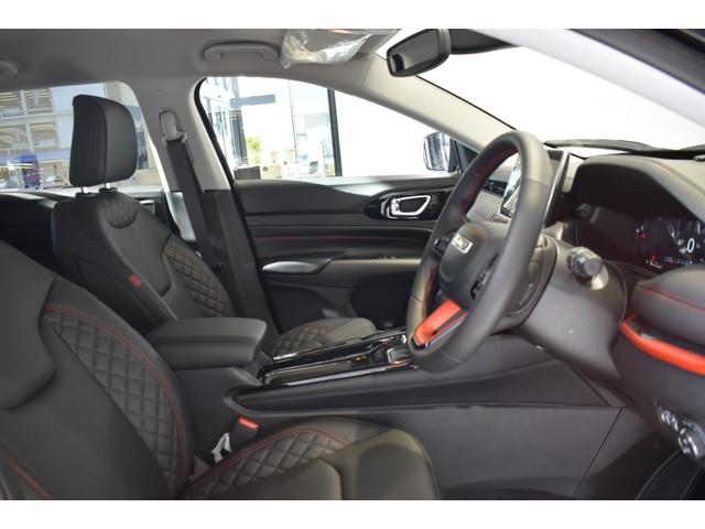 ジープ・コマンダー トレイルエディション　全国１５０台限定　ワンオーナー　禁煙車　衝突軽減ブレーキ　電動リアゲート　レザーシート　ステアリングヒーター　純正ナビ　ＬＥＤヘッドライト　ＥＴＣ２．０　フロントシートヒーター（16枚目）