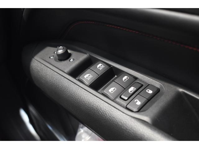 ジープ・コマンダー トレイルエディション　全国１５０台限定　ワンオーナー　禁煙車　衝突軽減ブレーキ　電動リアゲート　レザーシート　ステアリングヒーター　純正ナビ　ＬＥＤヘッドライト　ＥＴＣ２．０　フロントシートヒーター（28枚目）