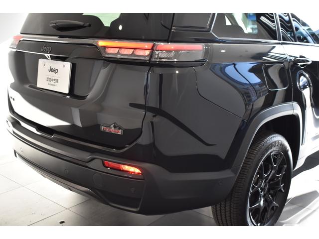 ジープ・コマンダー トレイルエディション　全国１５０台限定　ワンオーナー　禁煙車　衝突軽減ブレーキ　電動リアゲート　レザーシート　ステアリングヒーター　純正ナビ　ＬＥＤヘッドライト　ＥＴＣ２．０　フロントシートヒーター（34枚目）