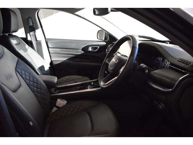 ジープ・コマンダー リミテッド　純正ナビ　レザーシート　障害物センサー　衝突軽減ブレーキ　シートヒーター　全周囲カメラ　ＬＥＤヘッドライト　バックカメラ　スマートキー　アダプティブクルーズコントロール　電動パワーシート　ＥＴＣ２．０（5枚目）