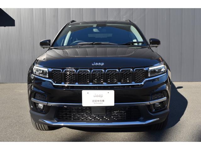 ジープ・コマンダー リミテッド　純正ナビ　レザーシート　障害物センサー　衝突軽減ブレーキ　シートヒーター　全周囲カメラ　ＬＥＤヘッドライト　バックカメラ　スマートキー　アダプティブクルーズコントロール　電動パワーシート　ＥＴＣ２．０（9枚目）