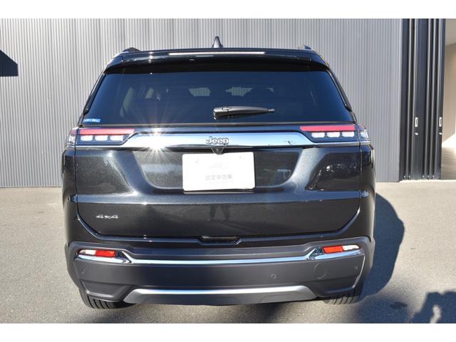 ジープ・コマンダー リミテッド　純正ナビ　レザーシート　障害物センサー　衝突軽減ブレーキ　シートヒーター　全周囲カメラ　ＬＥＤヘッドライト　バックカメラ　スマートキー　アダプティブクルーズコントロール　電動パワーシート　ＥＴＣ２．０（10枚目）