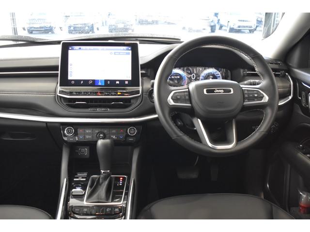 ジープ・コマンダー リミテッド　純正ナビ　レザーシート　障害物センサー　衝突軽減ブレーキ　シートヒーター　全周囲カメラ　ＬＥＤヘッドライト　バックカメラ　スマートキー　アダプティブクルーズコントロール　電動パワーシート　ＥＴＣ２．０（23枚目）