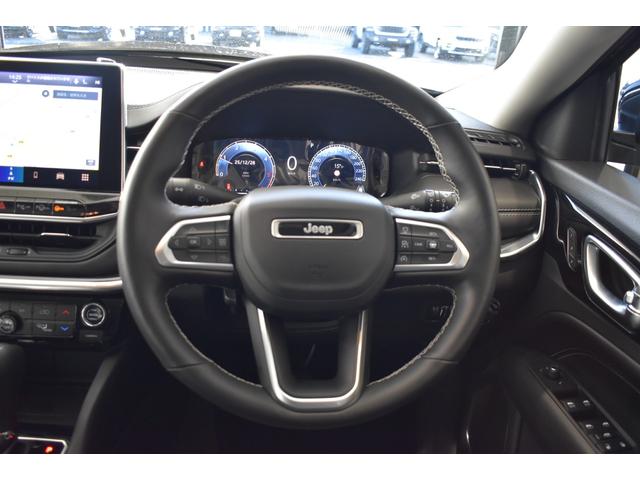 ジープ・コマンダー リミテッド　純正ナビ　レザーシート　障害物センサー　衝突軽減ブレーキ　シートヒーター　全周囲カメラ　ＬＥＤヘッドライト　バックカメラ　スマートキー　アダプティブクルーズコントロール　電動パワーシート　ＥＴＣ２．０（24枚目）