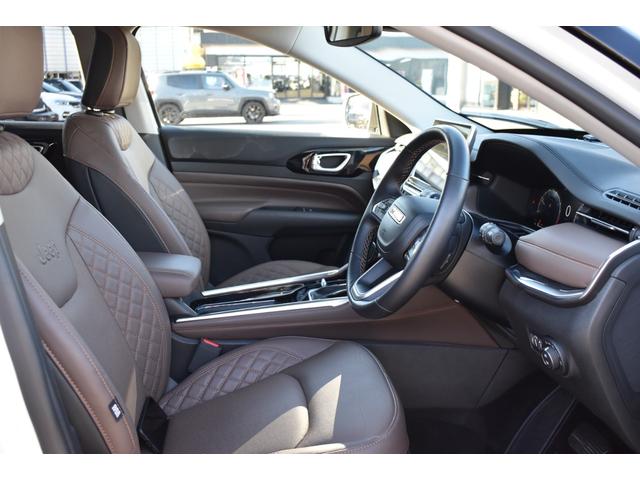 ジープ・コマンダー リミテッド　純正ナビ　レザーシート　障害物センサー　衝突軽減ブレーキ　シートヒーター　全周囲カメラ　ＬＥＤヘッドライト　バックカメラ　スマートキー　アダプティブクルーズコントロール　電動パワーシート　ＥＴＣ２．０（5枚目）