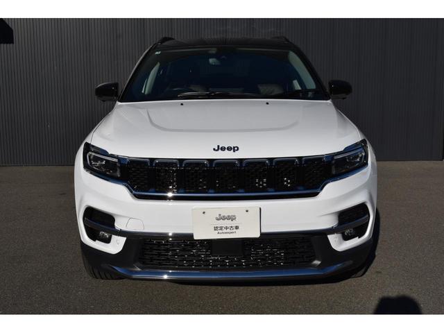 ジープ・コマンダー リミテッド　純正ナビ　レザーシート　障害物センサー　衝突軽減ブレーキ　シートヒーター　全周囲カメラ　ＬＥＤヘッドライト　バックカメラ　スマートキー　アダプティブクルーズコントロール　電動パワーシート　ＥＴＣ２．０（12枚目）