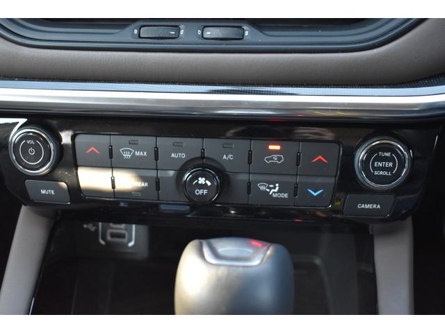 ジープ・コマンダー リミテッド　純正ナビ　レザーシート　障害物センサー　衝突軽減ブレーキ　シートヒーター　全周囲カメラ　ＬＥＤヘッドライト　バックカメラ　スマートキー　アダプティブクルーズコントロール　電動パワーシート　ＥＴＣ２．０（29枚目）