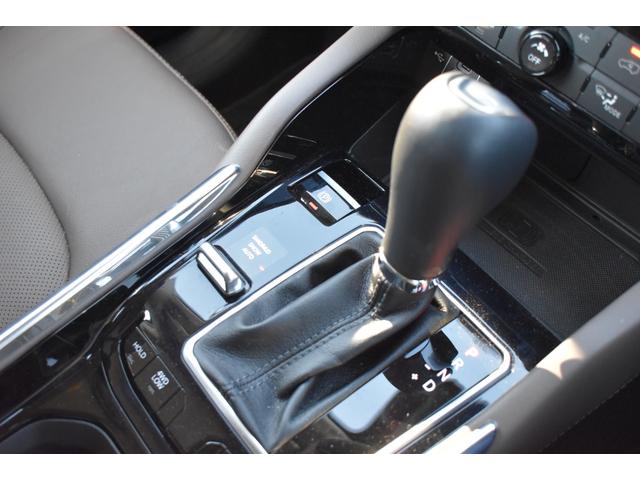 ジープ・コマンダー リミテッド　純正ナビ　レザーシート　障害物センサー　衝突軽減ブレーキ　シートヒーター　全周囲カメラ　ＬＥＤヘッドライト　バックカメラ　スマートキー　アダプティブクルーズコントロール　電動パワーシート　ＥＴＣ２．０（30枚目）