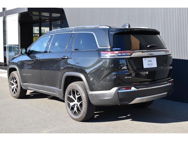 ジープ・コマンダー リミテッド　純正ナビ　レザーシート　障害物センサー　衝突軽減ブレーキ　シートヒーター　全周囲カメラ　ＬＥＤヘッドライト　バックカメラ　スマートキー　アダプティブクルーズコントロール　電動パワーシート　ＥＴＣ２．０（11枚目）