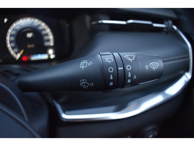 ジープ・コマンダー リミテッド　純正ナビ　レザーシート　障害物センサー　衝突軽減ブレーキ　シートヒーター　全周囲カメラ　ＬＥＤヘッドライト　バックカメラ　スマートキー　アダプティブクルーズコントロール　電動パワーシート　ＥＴＣ２．０（19枚目）