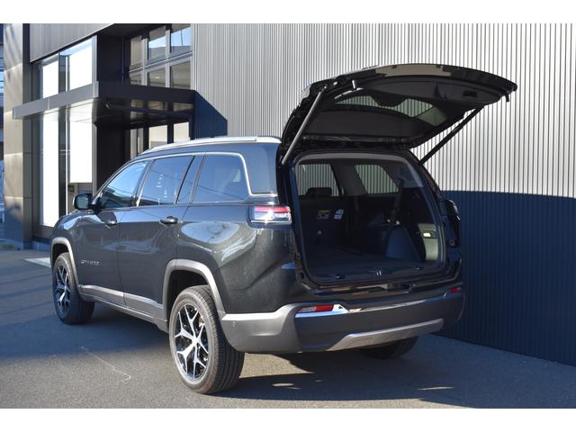 ジープ・コマンダー リミテッド 純正ナビ レザーシート 障害物センサー 衝突軽減ブレーキ シートヒーター 全周囲カメラ LEDヘッドライト バックカメラ スマートキー アダプティブクルーズコントロール 電動パワーシート ETC2.0(8枚目)